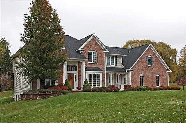 1st image of 16 Chantilly Ln