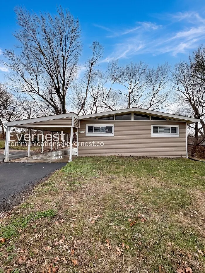 3 bed, 2.0 bath, 1036 sqft, $1,410 — Photo 1