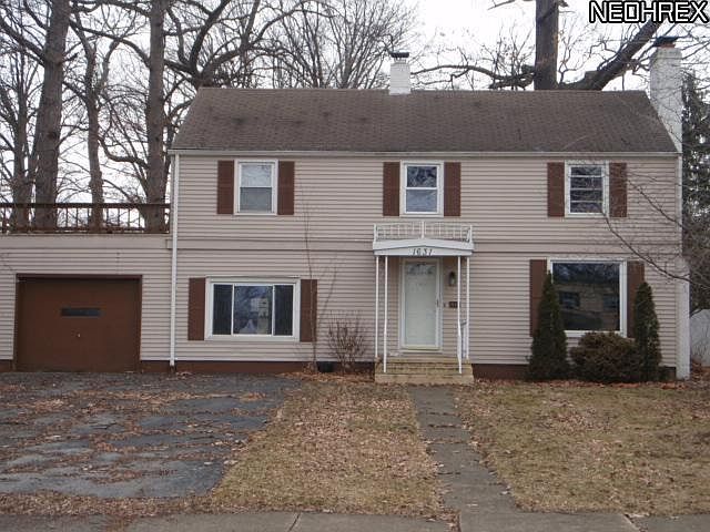 1st image of 1631 Sunset Dr NE