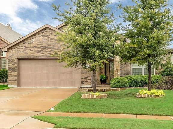 2nd image of 2921 Maple Creek Dr