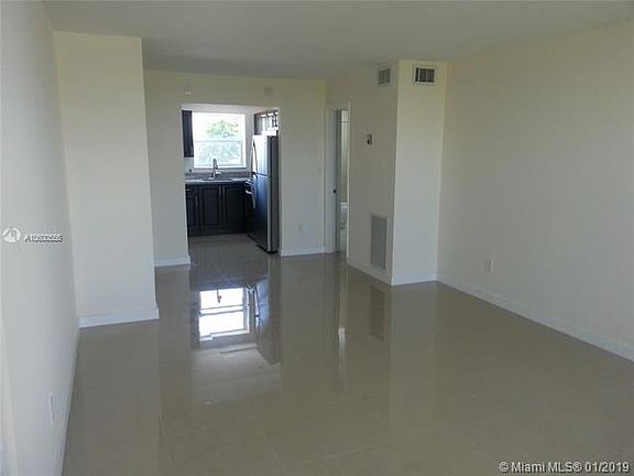 3rd image of 631 Jefferson Ave APT 402