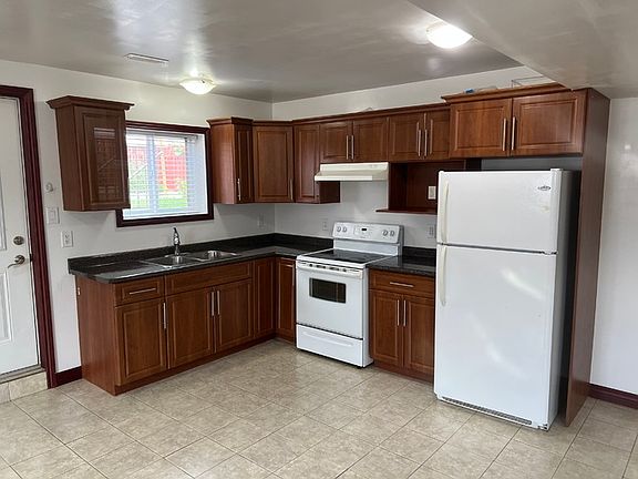 2nd image of 4154 Manzanillo Cres
