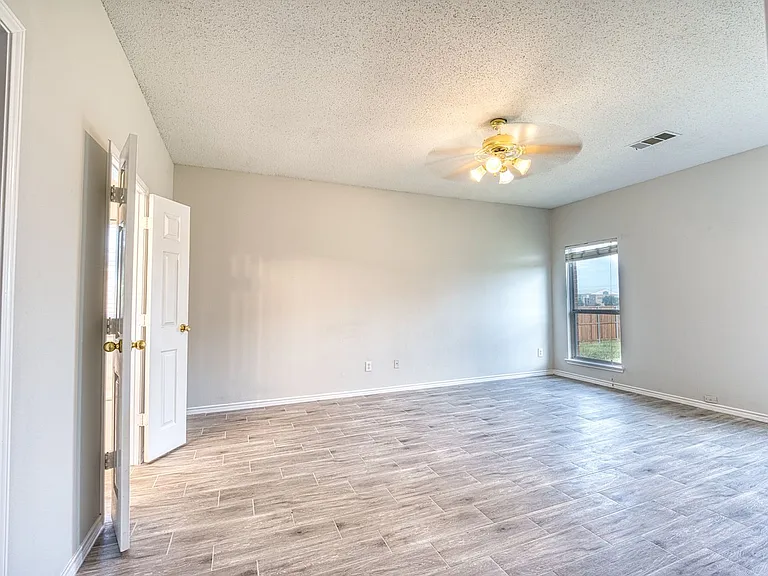 1532 Tanglewood Dr — Photo 7