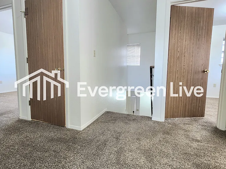 233 Raven Dr — Photo 16