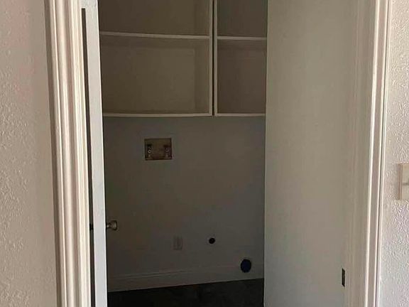 3rd image of 121 N Deanna Dr
