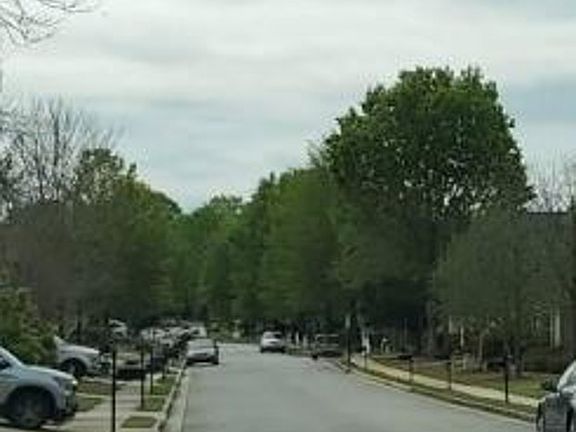 Exterior Neighborhood (street photo)