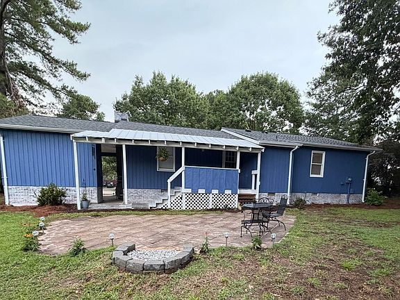5th image of 205 SW Maynard Rd