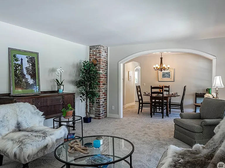 222 Millard Rd — Photo 2