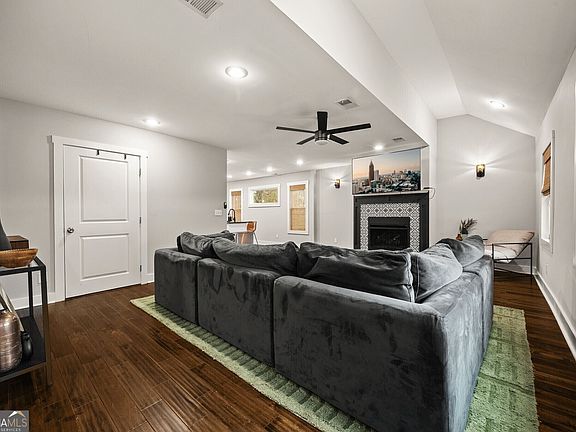 3rd image of 2008 Neely Ave