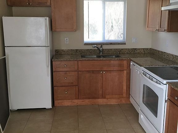 2nd image of 3221 NE 8th Ct APT 201
