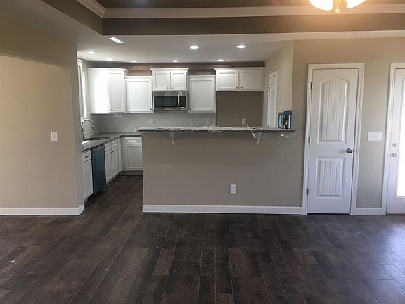 3rd image of 236 Heatherwood Dr