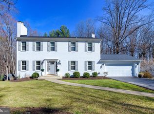 1103 Challedon Rd, Great Falls, VA 22066