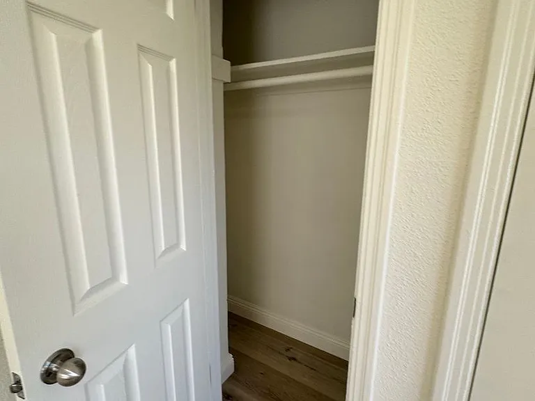 South LA Urban Apartments — Photo 20