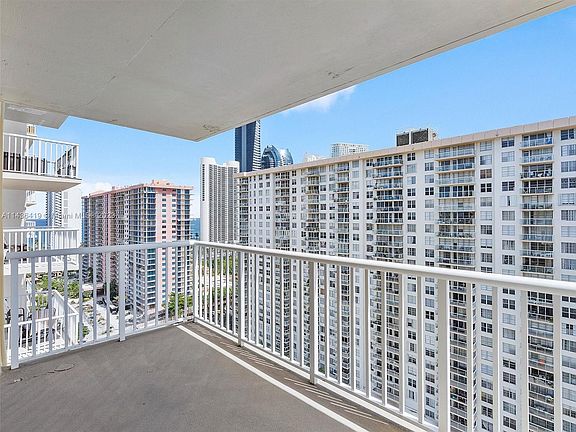 4th image of 231 174th St APT 1910