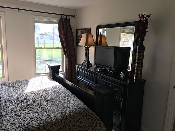 2nd image of 953-953 Jasmine Ln