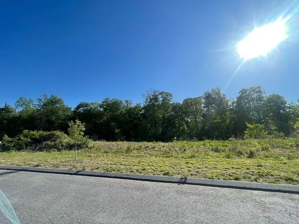 11 Bella Vista Dr, East Longmeadow, MA 01028