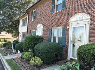 1330 5th St NE APT 203, Hickory, NC 28601