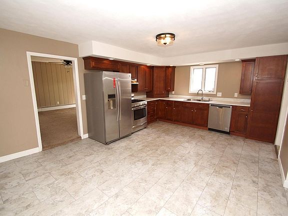 4th image of 2224 W Central Park Ave