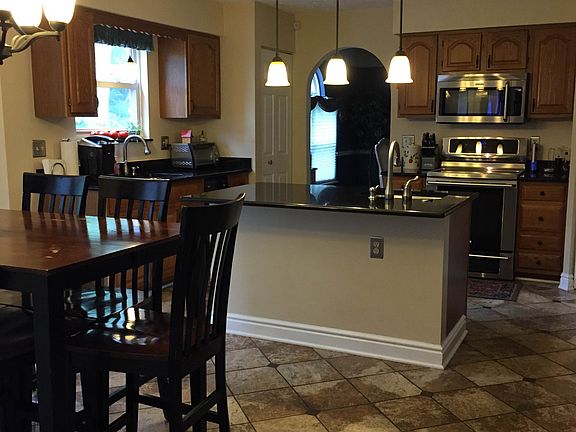 4th image of 306 Mossy Oak Dr