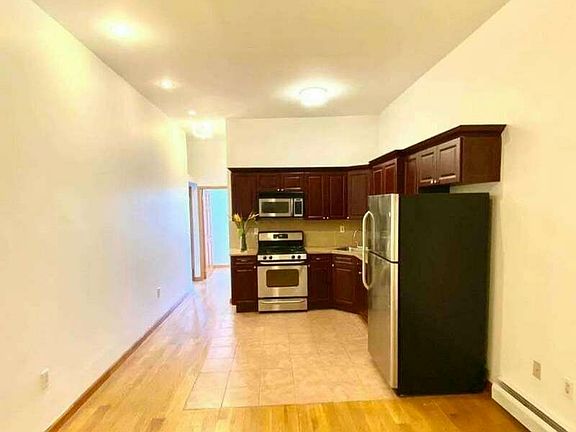 2nd image of 296 5th Ave APT 3R