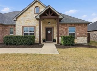 810 Chestnut Grove Dr, Cleburne, TX 76033