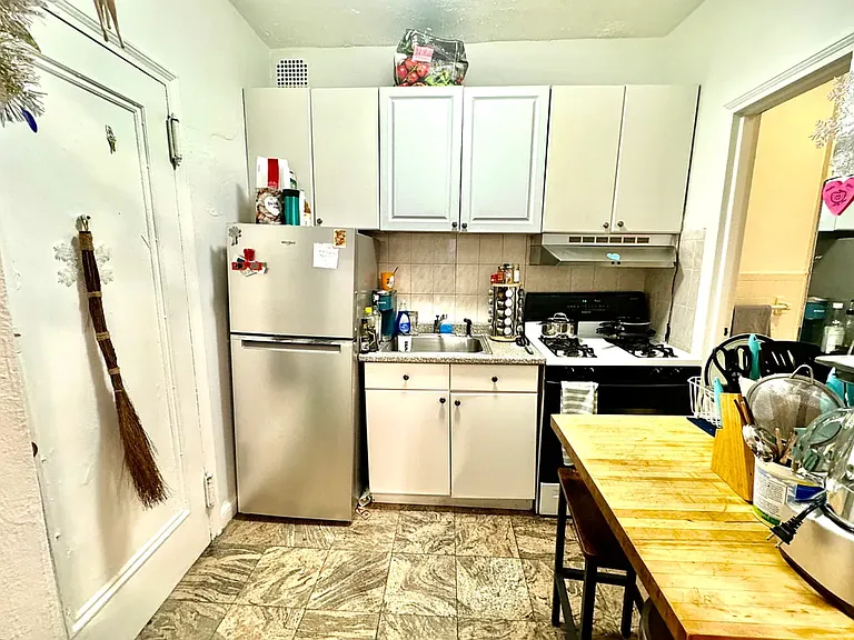 129 Lexington Ave #6 — Photo 4