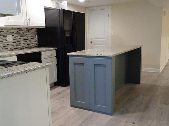4th image of 3215 W Olive Ave #G