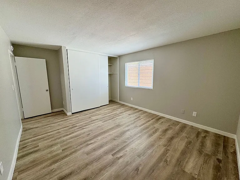 7631 Ellis Ave #B — Photo 14
