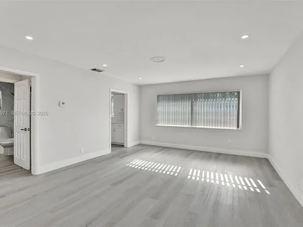 5657 Grant St, Hollywood, FL