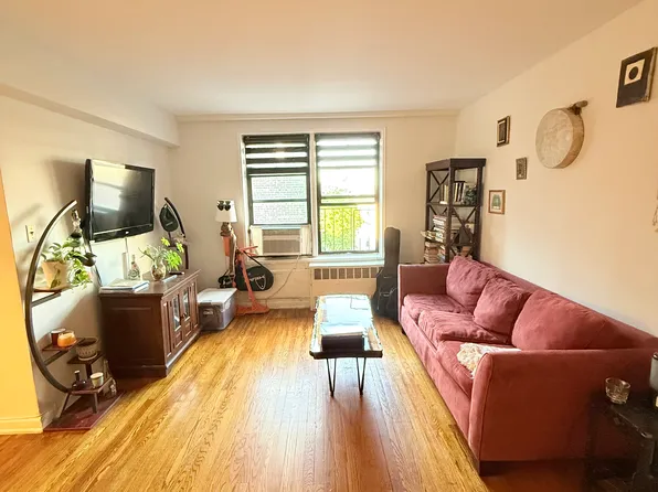 9511 Shore Road image 5 of 15