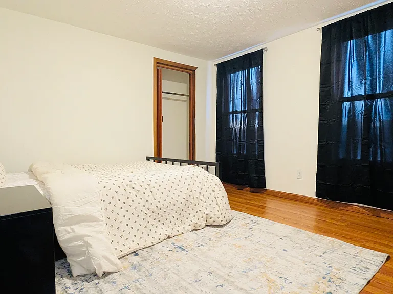 630 Troy St #630 — Photo 13