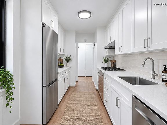 5th image of 84-01 Main St APT 325