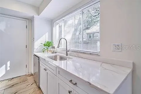 11713 Raintree Dr — Photo 4