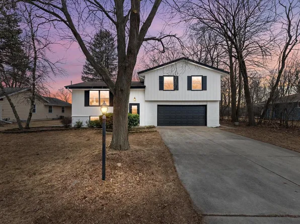 W159N10797 Captains DRIVE, Germantown, WI 53022