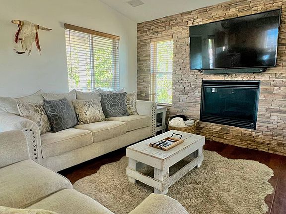3rd image of 38300 Mesa Rd #2-1