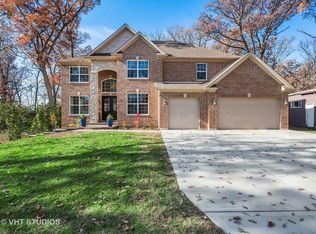 29W460 Old Lake St, Elgin, IL 60120