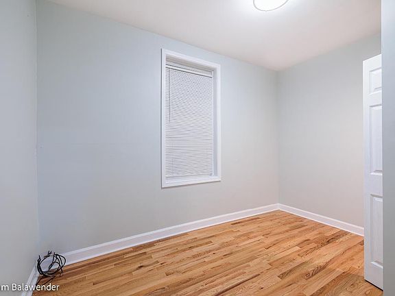 3rd image of 2839 W 40th St #1