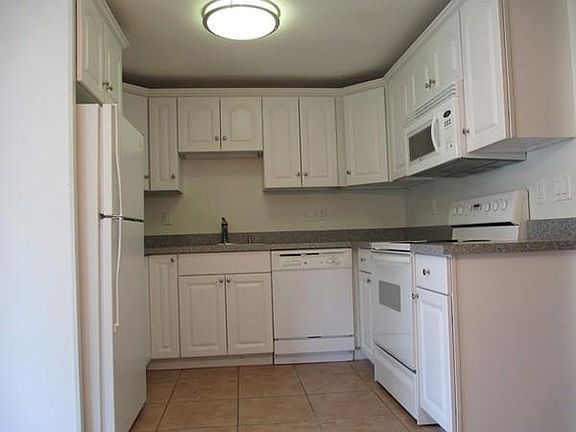 3rd image of 80A Washington Park Dr APT 2
