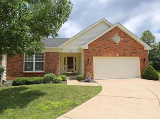 752 Villas Estates Dr, Fenton, MO