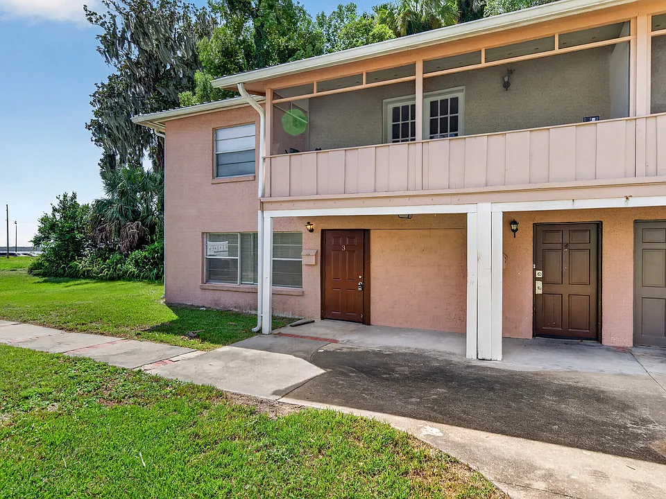 313 Laurel St #3