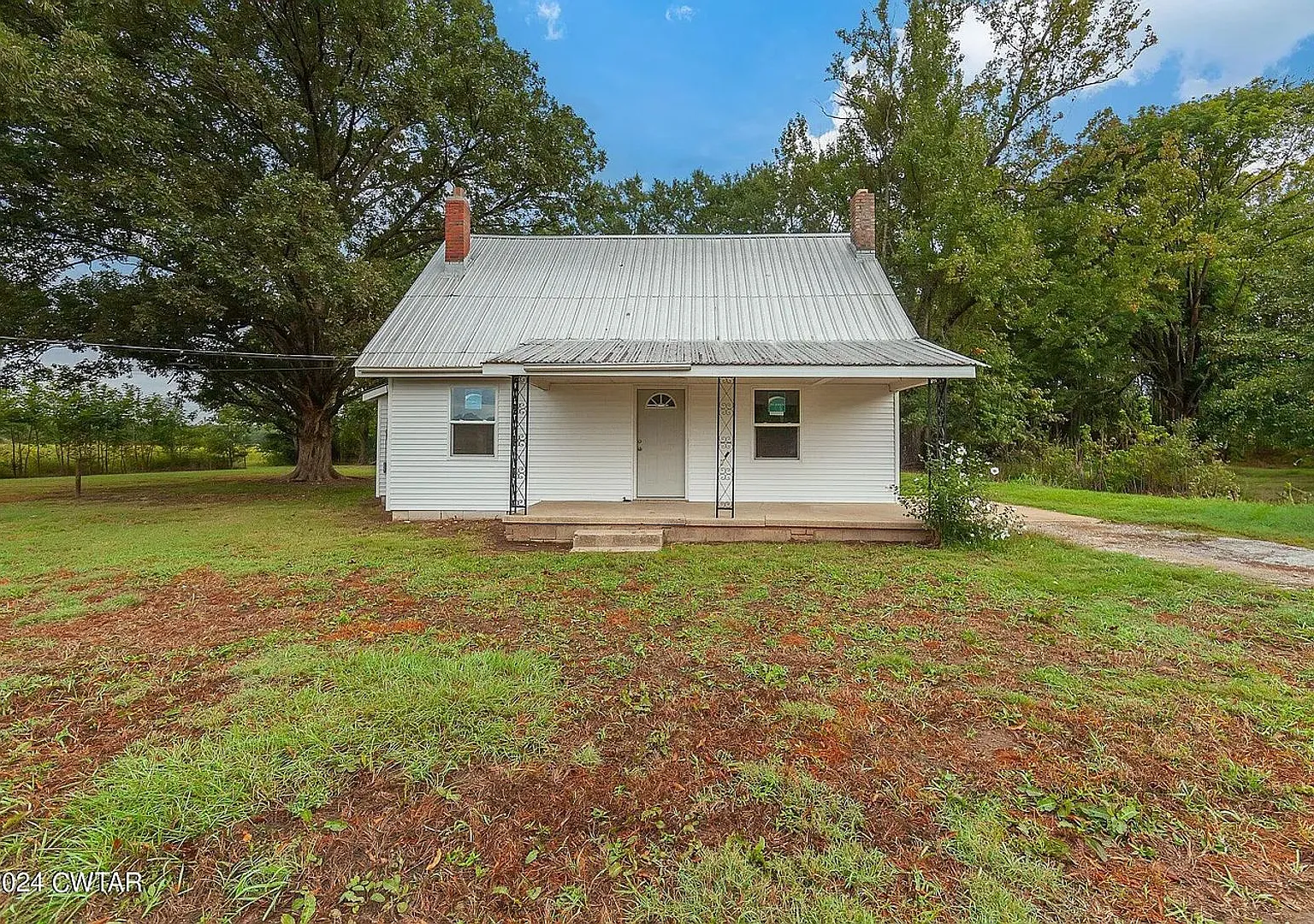 Farm House — Photo 1