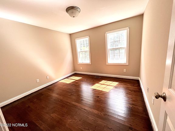 5th image of 2045 Cherrytree Ln