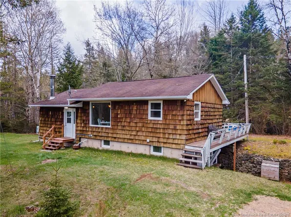 10 Lausanne Ct, Waterford, NB E4E 4X8