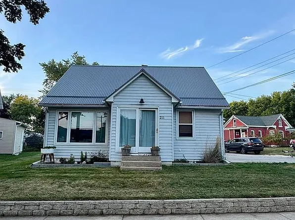 211 Herder St, Guttenberg, IA 52052