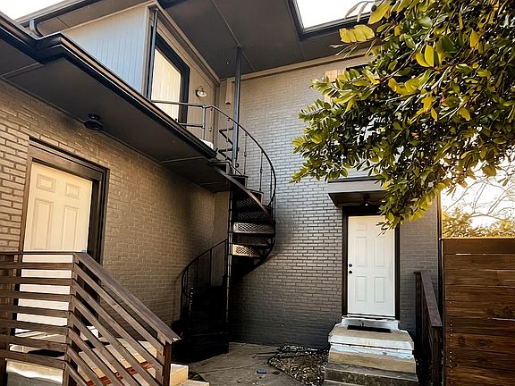 2nd image of 410 5th St S #3