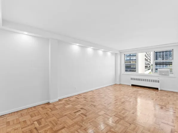 1450 Palisade Avenue image 3 of 16