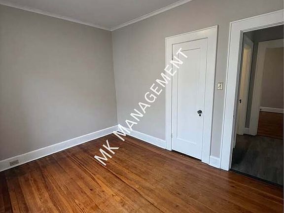 4th image of 1330 Schlager St #1