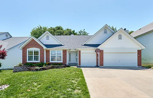 7073 Black Horse Dr Photo 1