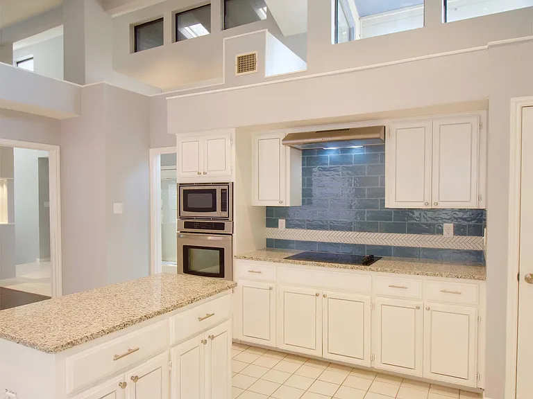 1806 Encino Bnd — Photo 4