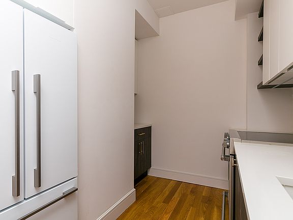 3rd image of 321 Wythe Ave #406